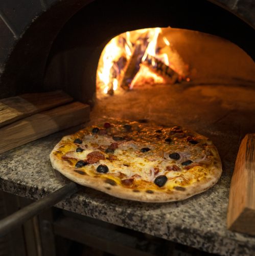 baking-delicious-pizza